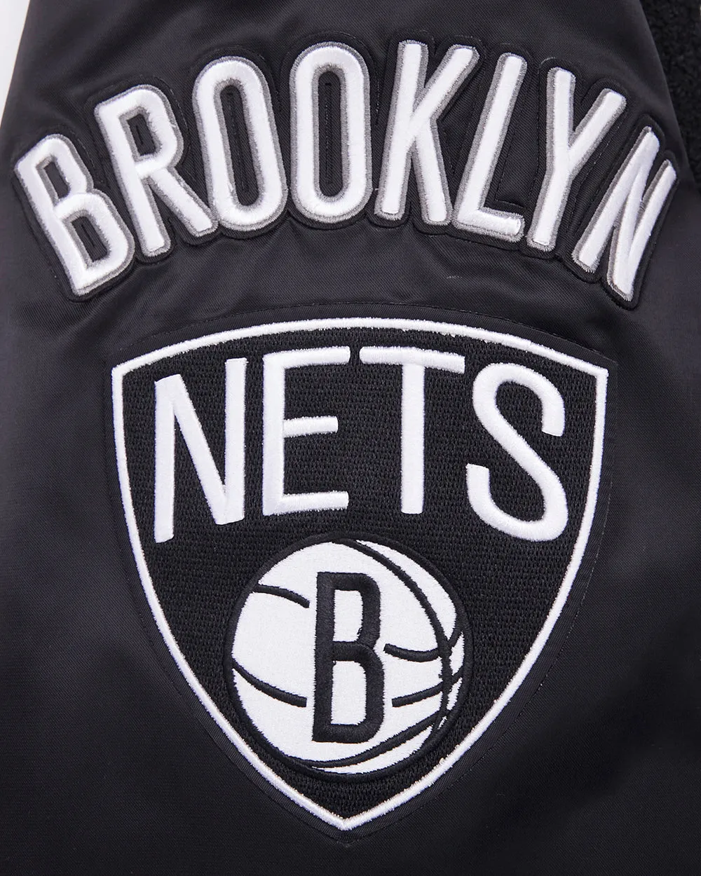 NBA BROOKLYN NETS MASHUP MEN'S RIB SATIN JACKET (BLACK/GRAY)