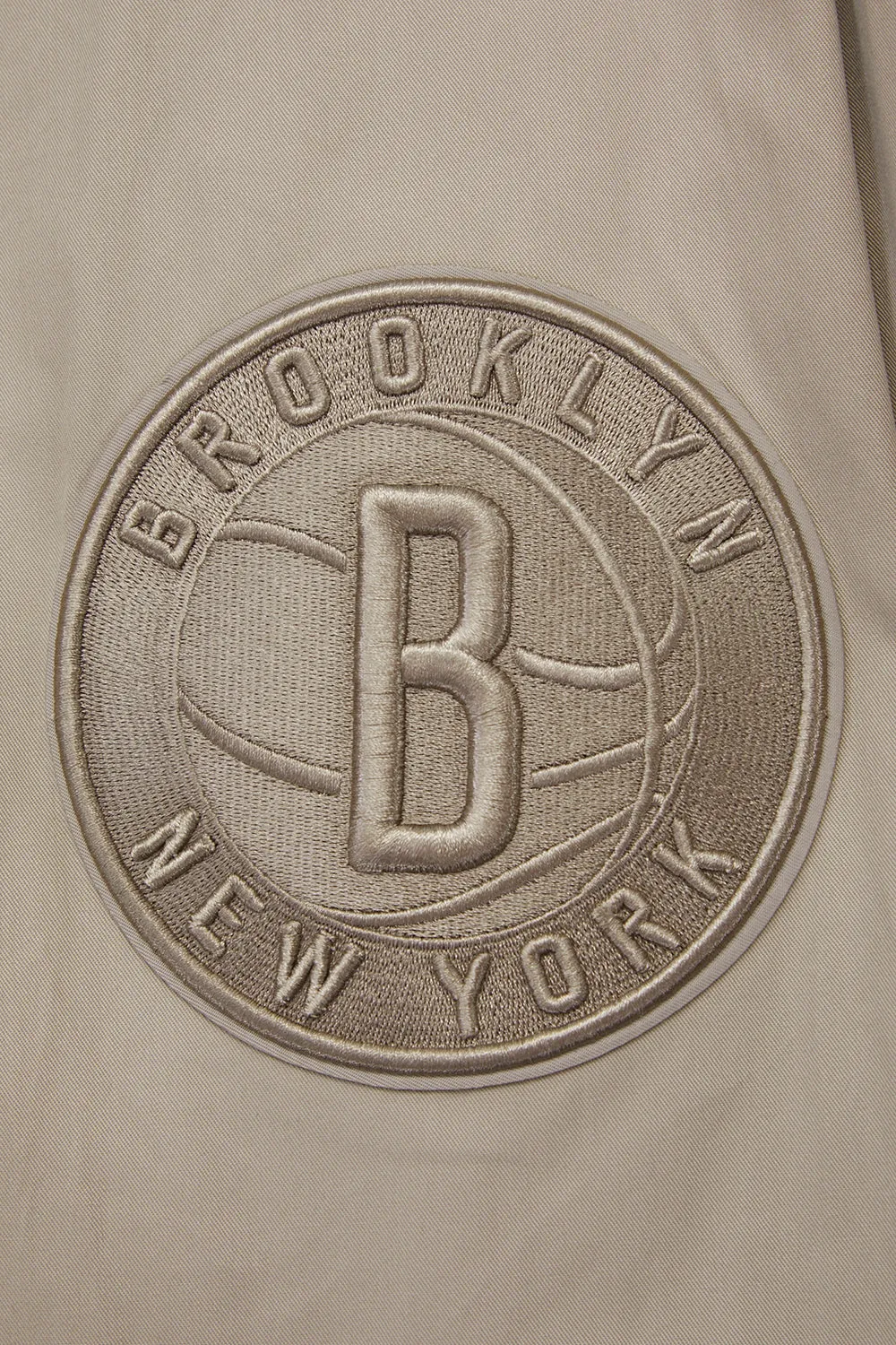 NBA BROOKLYN NETS NEUTRAL TWILL JACKET (TAUPE)