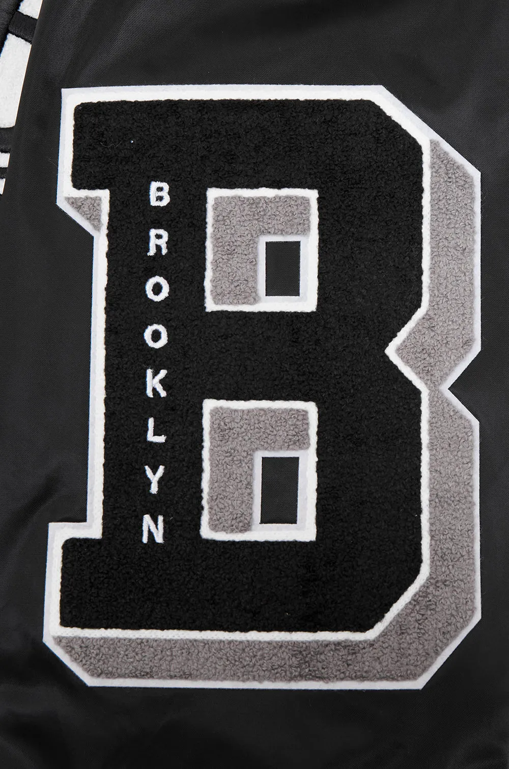 NBA BROOKLYN NETS OLD ENGLISH MEN'S RIB SATIN JACKET (BLACK/GRAY)