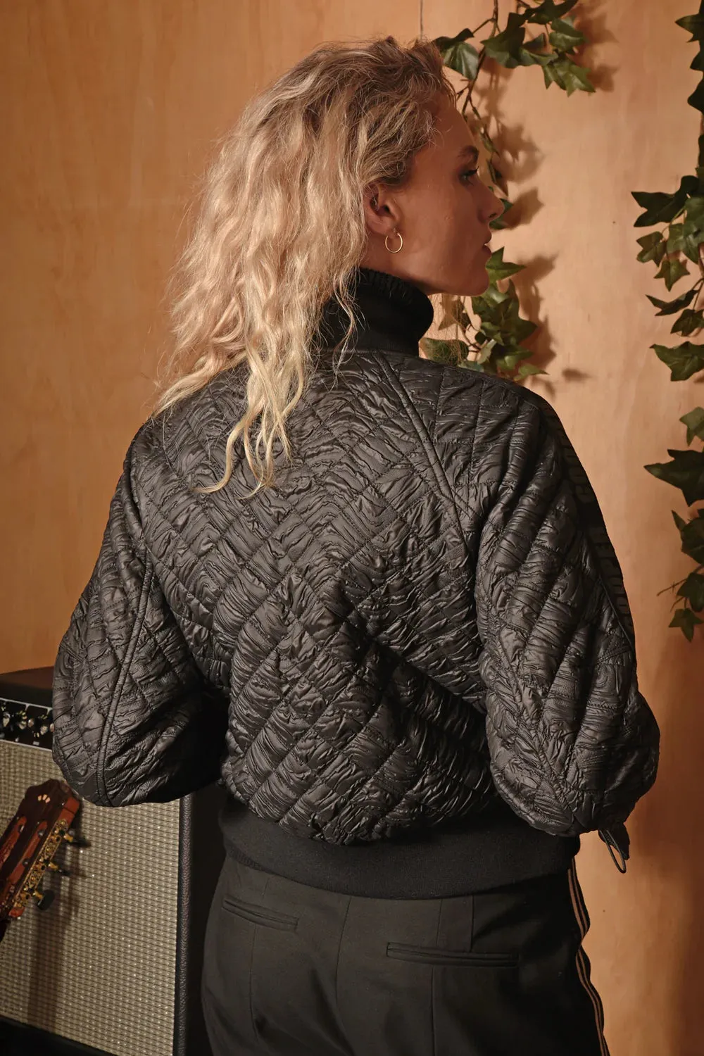 Zip It Off Jacket - Black